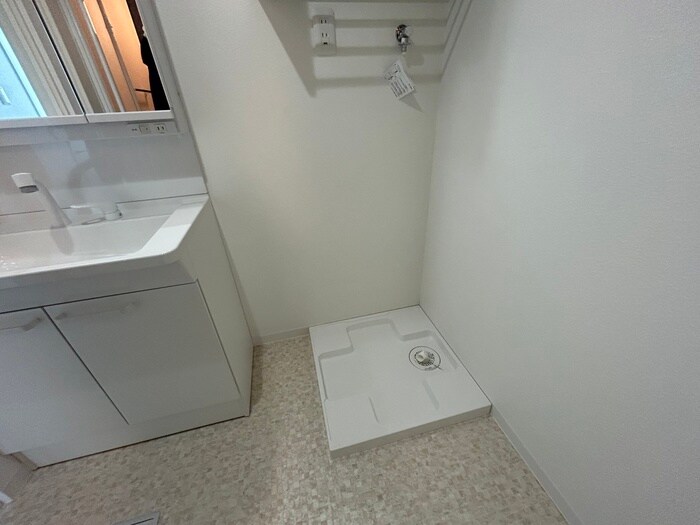 物件内観写真18　(洗濯機置場)