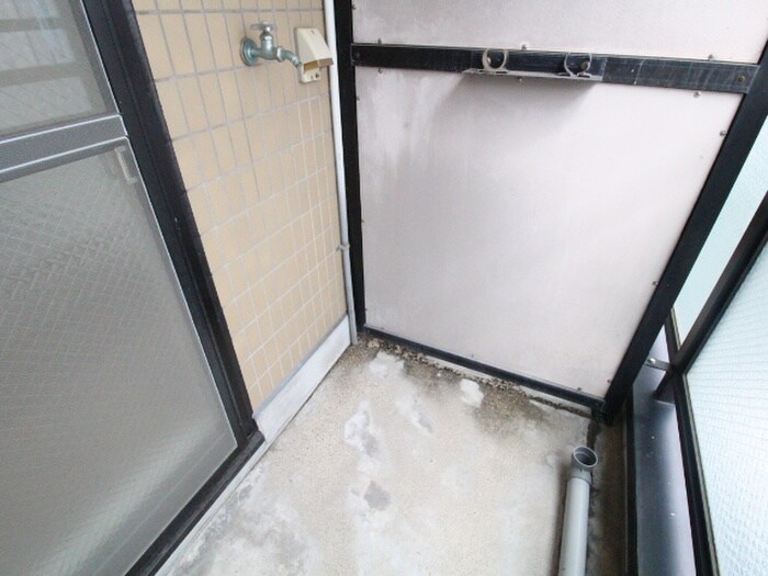 物件内観写真11　(洗濯機置場)