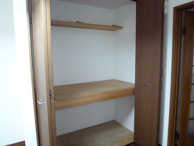 物件内観写真6　(収納)