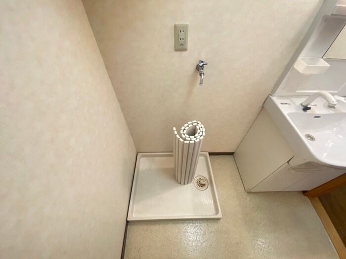 物件内観写真18　(洗濯機置場)