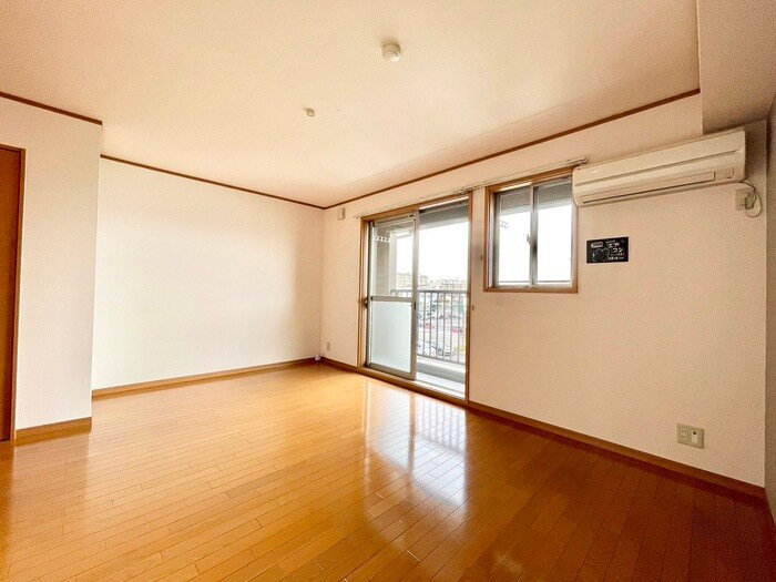 物件内観写真8　(居室)