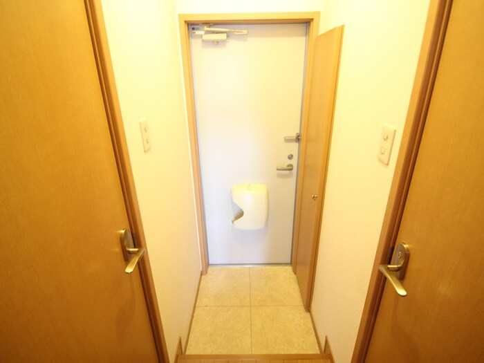 物件内観写真15　(玄関)