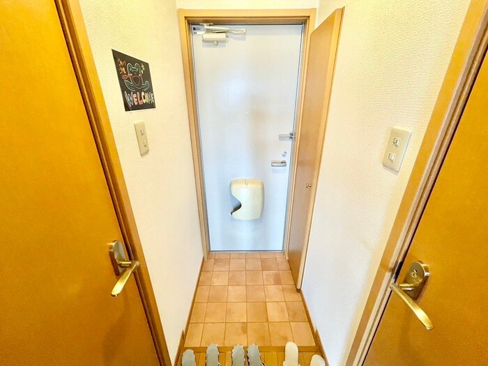 物件内観写真15　(玄関)