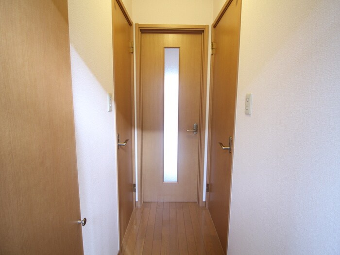 物件内観写真16　(廊下)