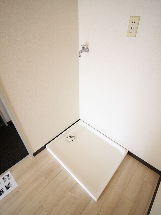 物件内観写真9　(洗濯機置場)