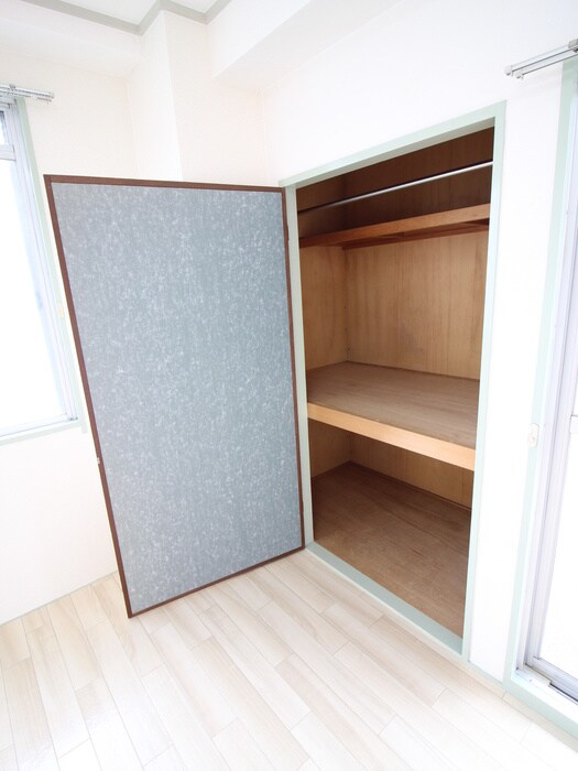 物件内観写真12　(収納)