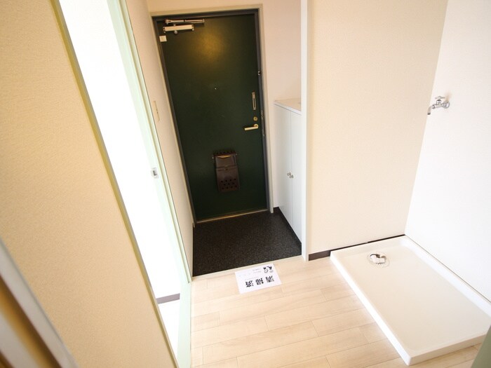 物件内観写真16　(玄関)