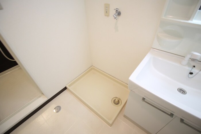 物件内観写真11　(洗濯機置場)