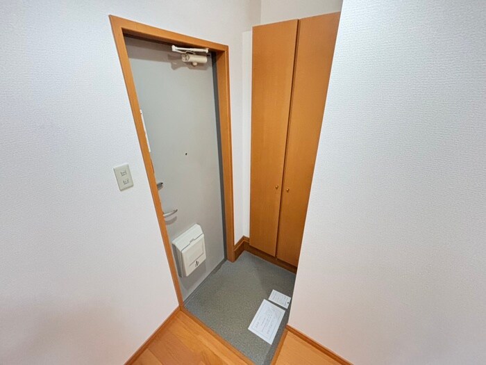 物件内観写真15　(玄関)
