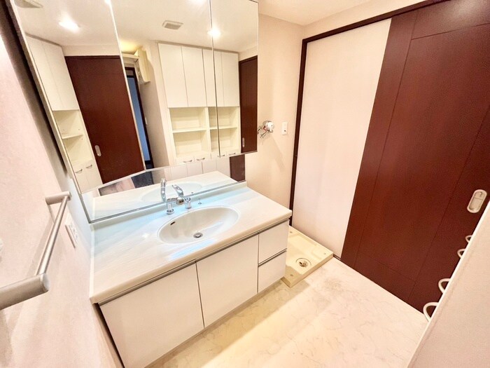 物件内観写真16　(洗面)