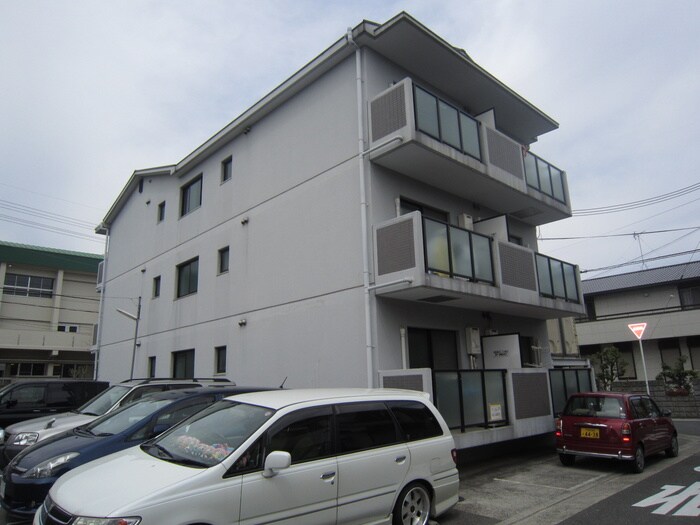 物件外観写真3　(駐車場)