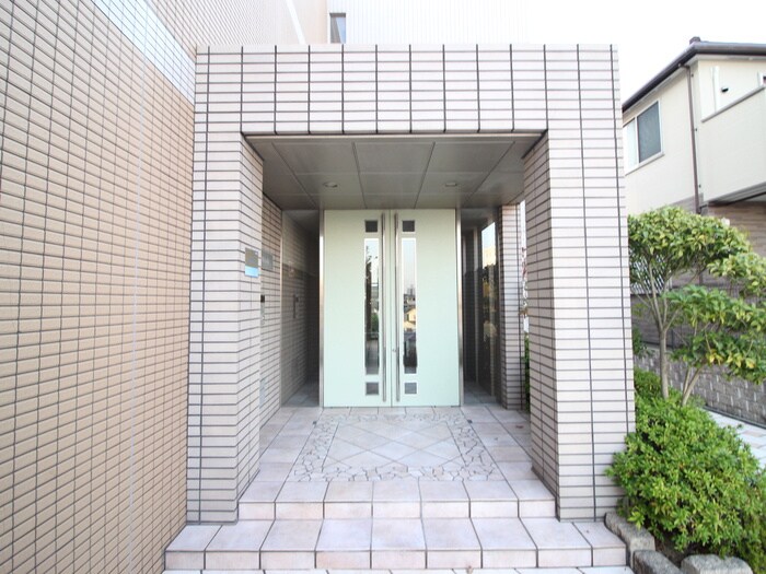 物件外観写真4　(エントランス部分)