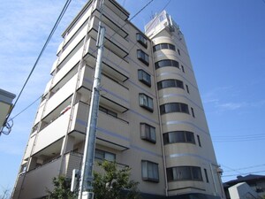 マリワ－ル川辺外観写真