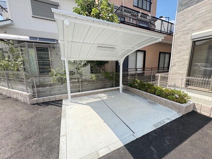 物件外観写真3　(駐輪場)