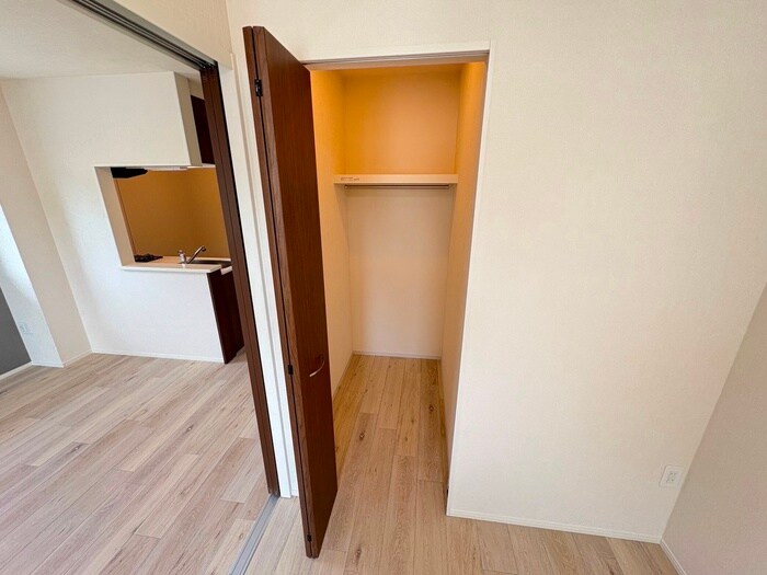 物件内観写真12　(収納)