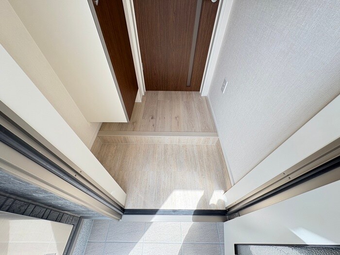 物件内観写真14　(玄関)