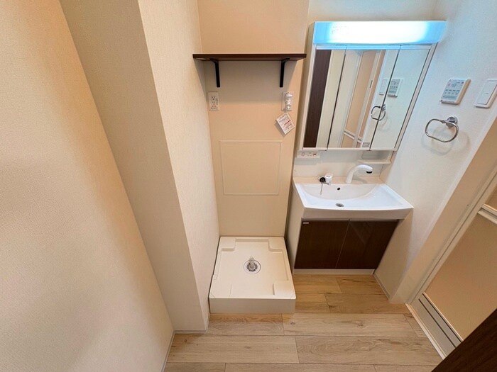 物件内観写真16　(洗濯機置場)