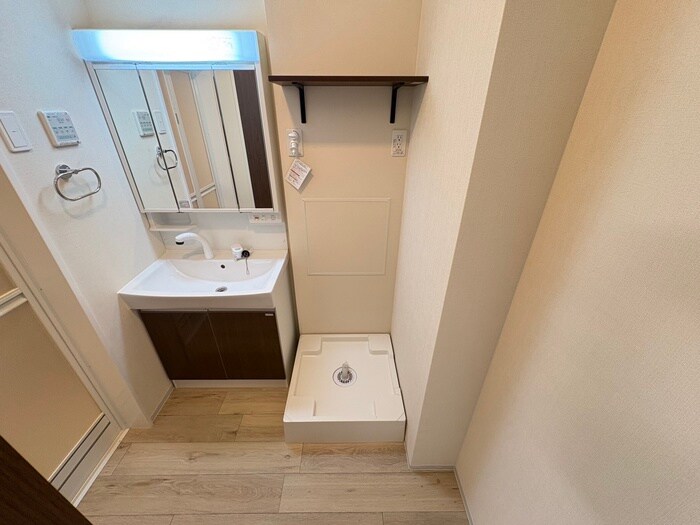 物件内観写真16　(洗濯機置場)