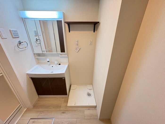 物件内観写真18　(洗濯機置場)