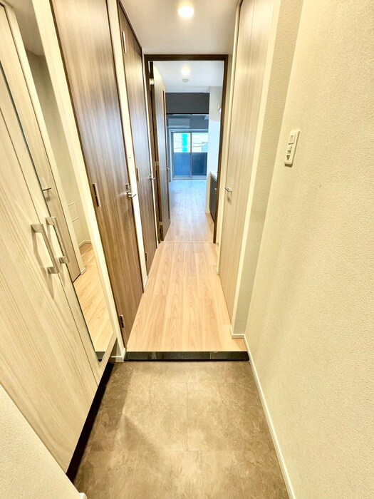 物件内観写真7　(玄関)