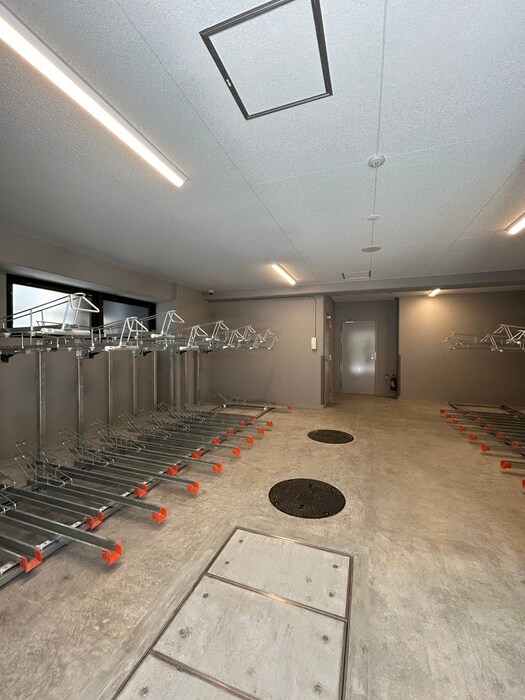 物件外観写真3　(駐輪場)