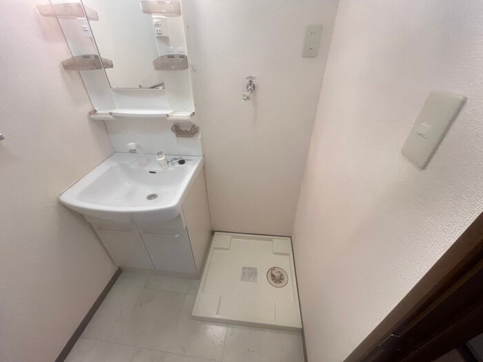 物件内観写真13　(洗濯機置場)