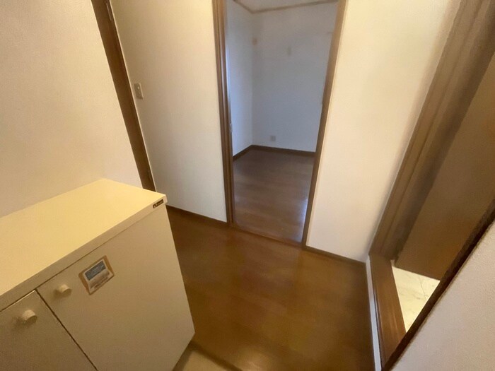 物件内観写真19　(廊下)