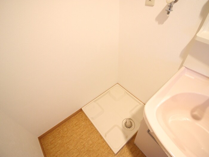 物件内観写真15　(洗濯機置場)