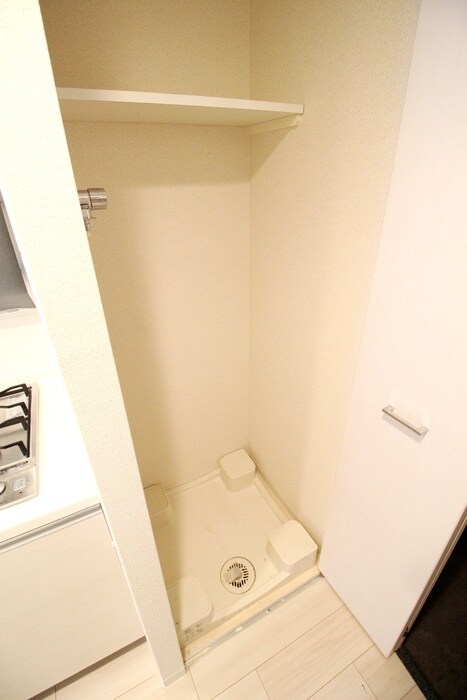 物件内観写真10　(洗濯機置場)