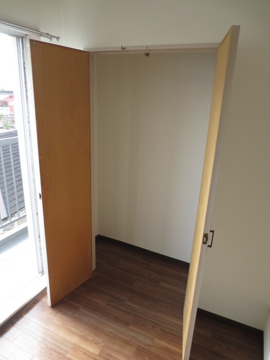 物件内観写真12　(収納)