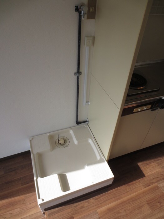 物件内観写真16　(洗濯機置場)