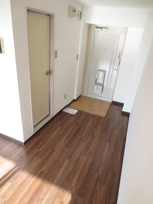 物件内観写真17　(廊下)