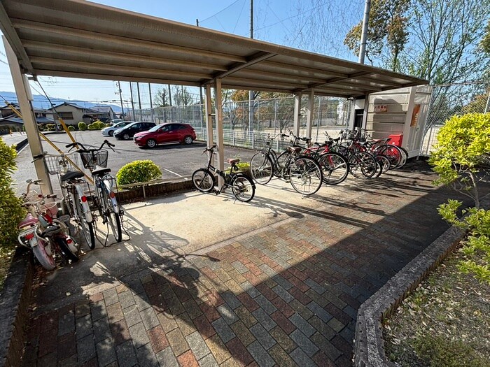 瀬田メディエ－トプラザＡ棟の駐輪場