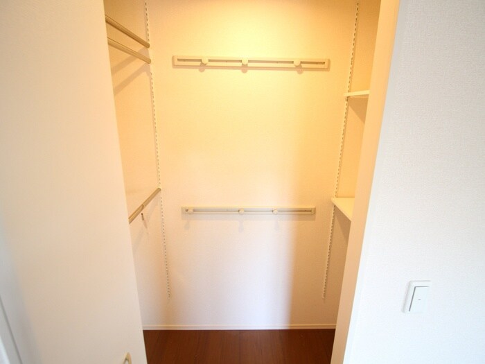 物件内観写真16　(収納)
