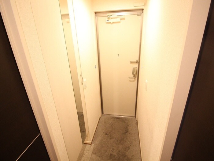 物件内観写真17　(玄関)