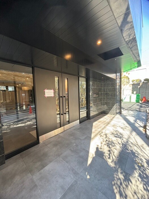 物件外観写真4　(エントランス部分)