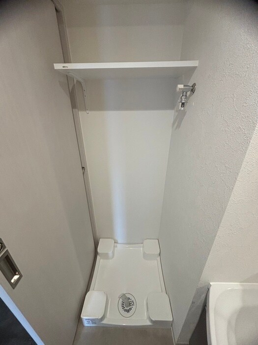 物件内観写真10　(洗濯機置場)