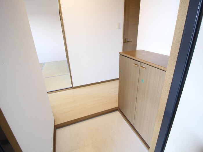 物件内観写真14　(玄関)