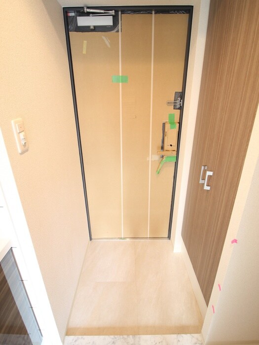 物件内観写真15　(玄関)