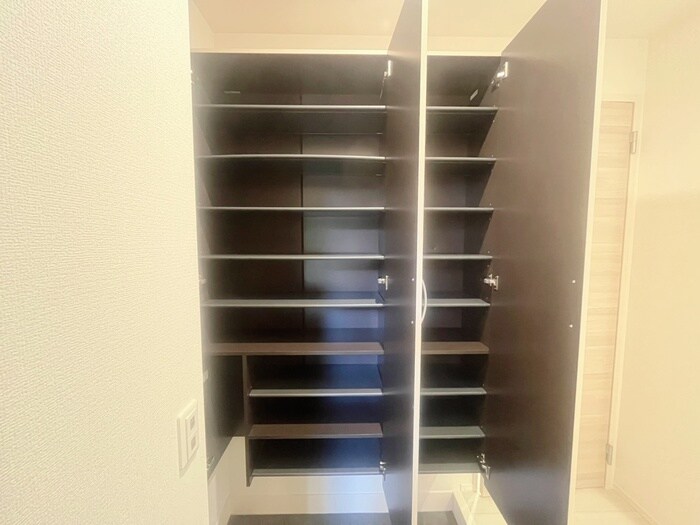 物件内観写真18　(靴箱)