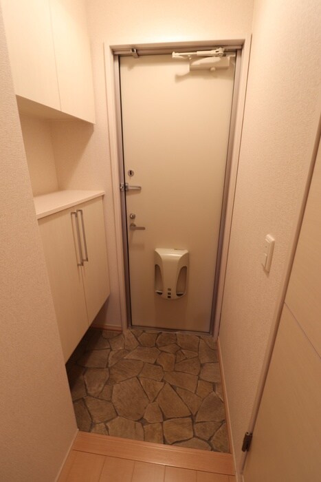 物件内観写真14　(玄関)