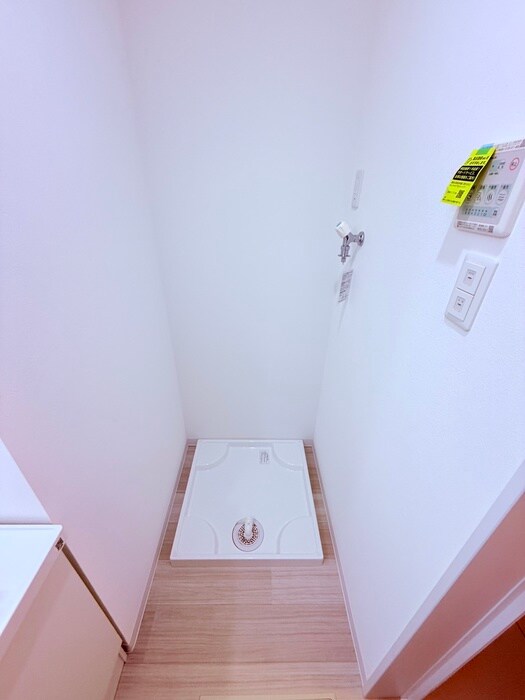 物件内観写真15　(洗濯機置場)