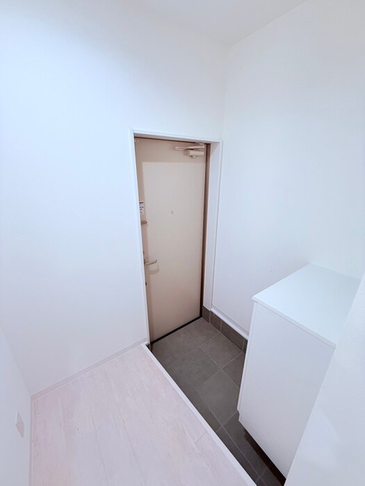 物件内観写真17　(玄関)