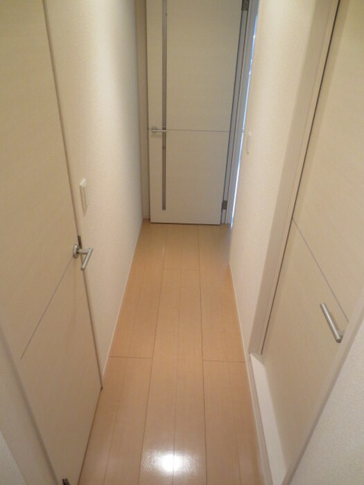物件内観写真16　(廊下)