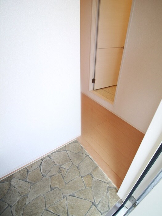 物件内観写真17　(玄関)
