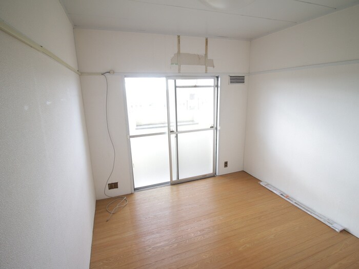 物件内観写真10　(居室)