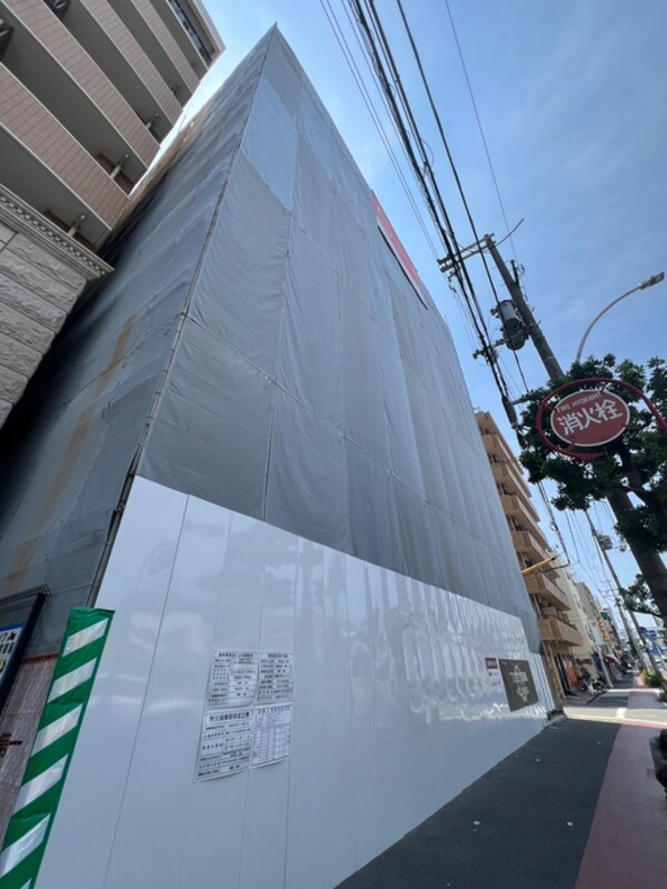 建築中