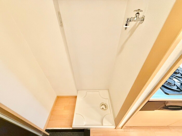 物件内観写真15　(洗濯機置場)