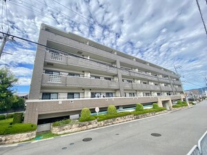 レシデンシア巨椋外観写真