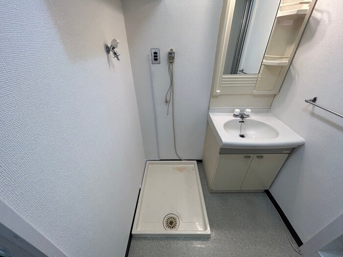 物件内観写真12　(洗濯機置場)